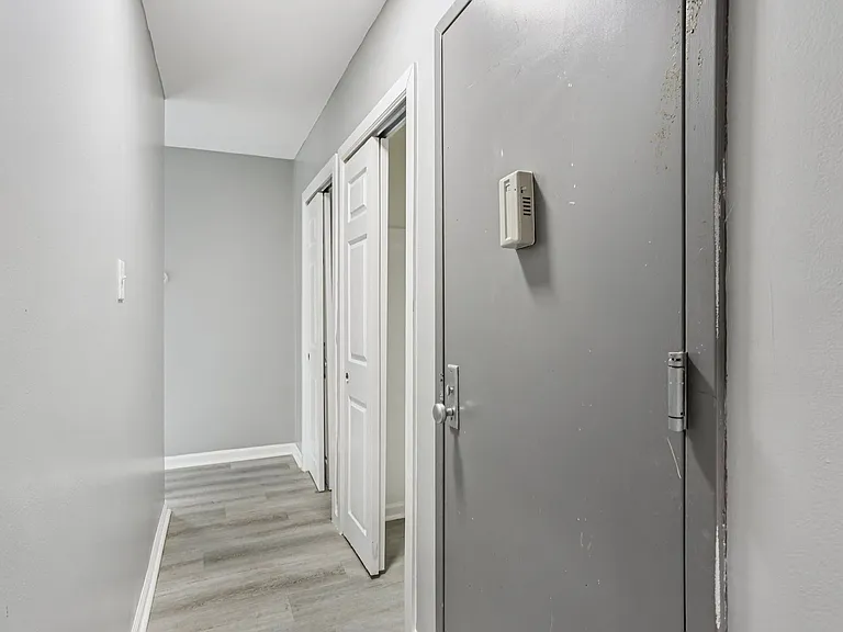Mandela Apartments — Photo 33