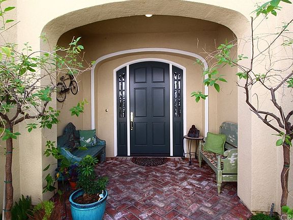 2nd image of 27010 Waterside Ct