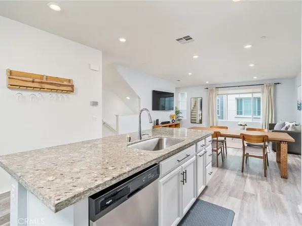 927 Hudson Ln, West Covina, CA 91790