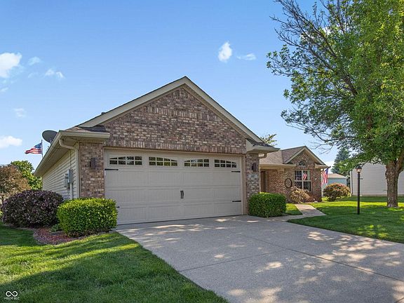 2nd image of 1467 Persimmon Cir