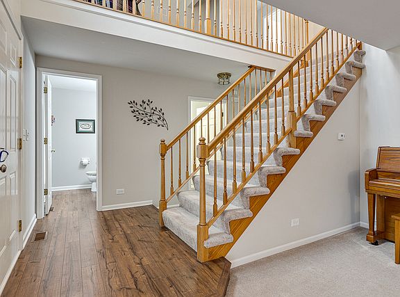 3rd image of 901 Fox Chase Ct