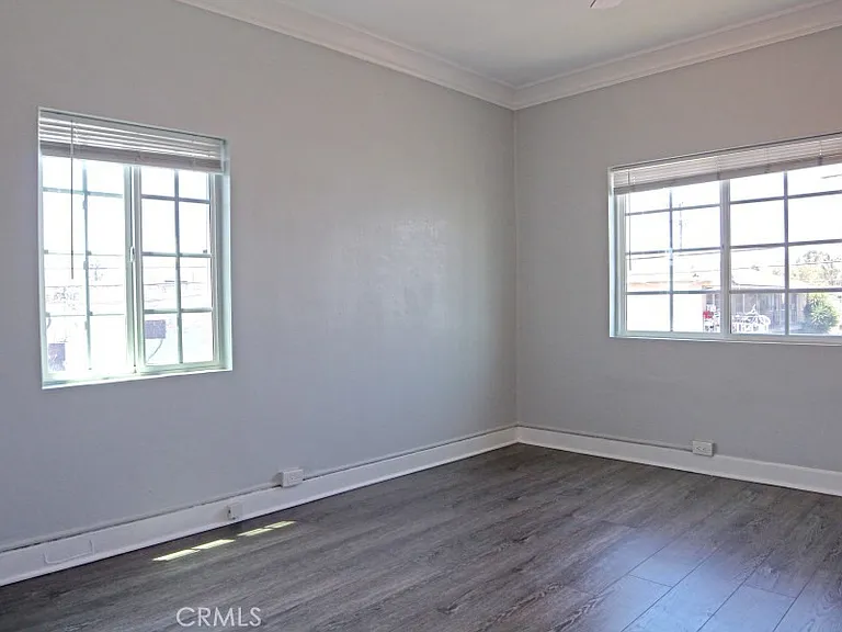 3111 Kenwood Ave — Photo 10