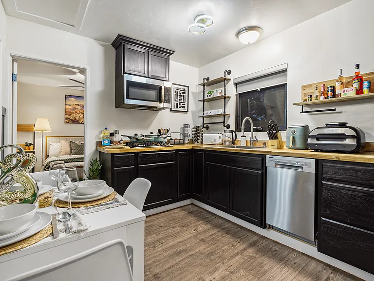 A fully stocked kitchen has everything you need!