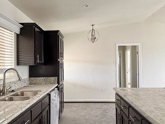 3rd image of 900 Coronado St Space 93