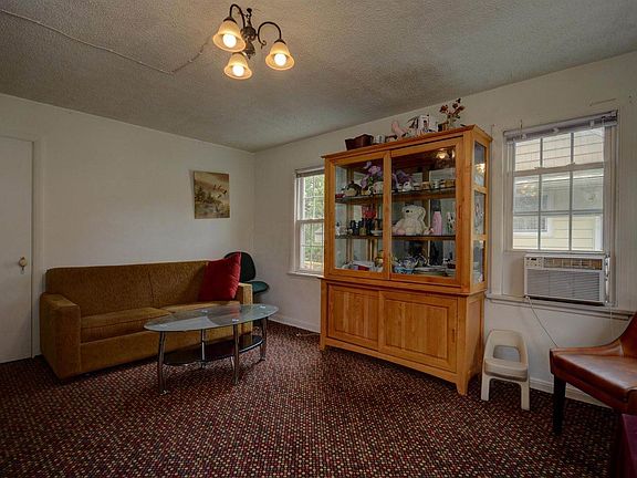 2nd image of 1759 Weldon Ave