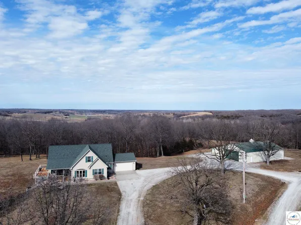 22805 Loma Vista Dr, Warsaw, MO 65355
