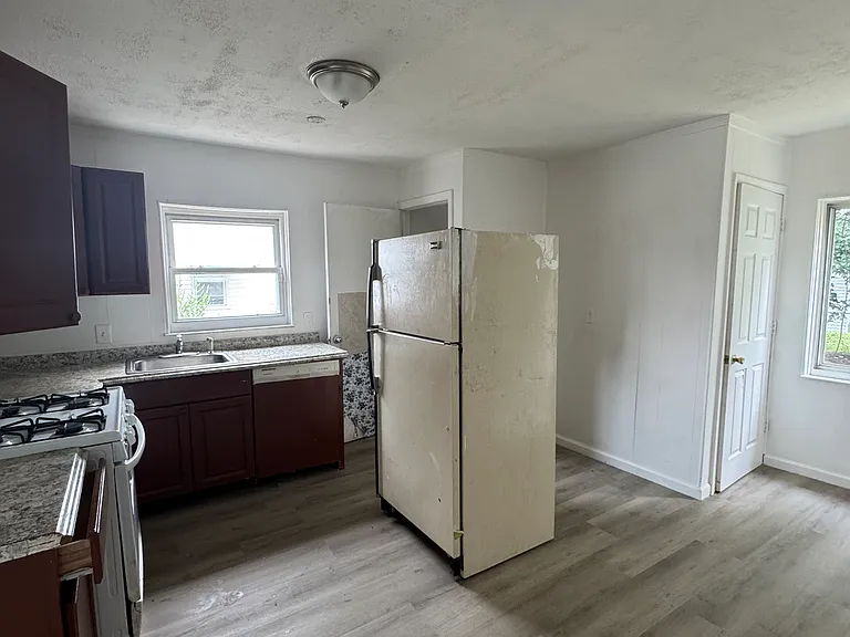 8279 Rivard Ave — Photo 5
