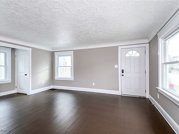 3rd image of 1593 Blossom Park Ave