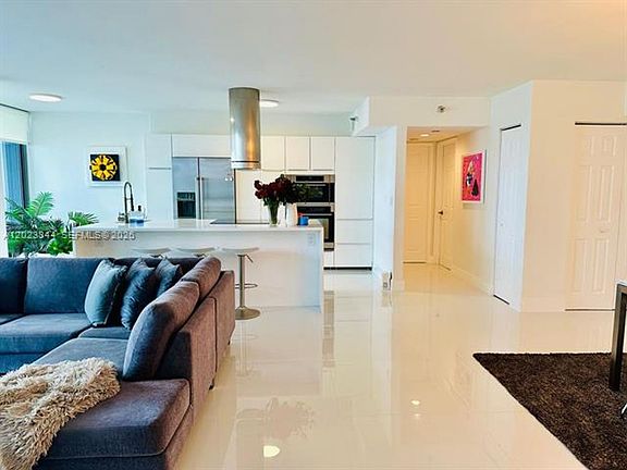 3rd image of 19101 NE 36th Ct APT 1911