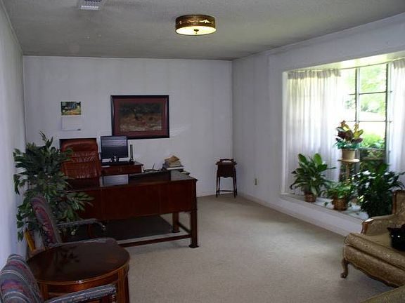 2nd image of 703 Rockwall Dr