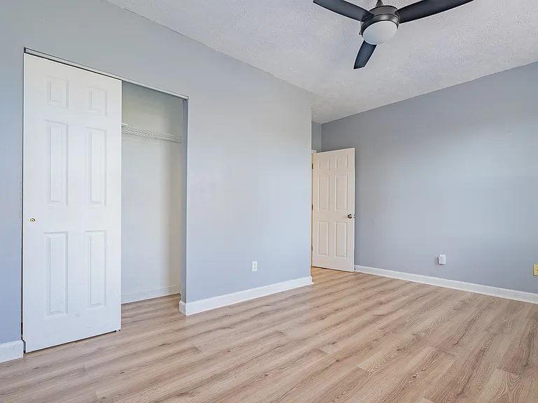 237 Benton St #201 — Photo 12