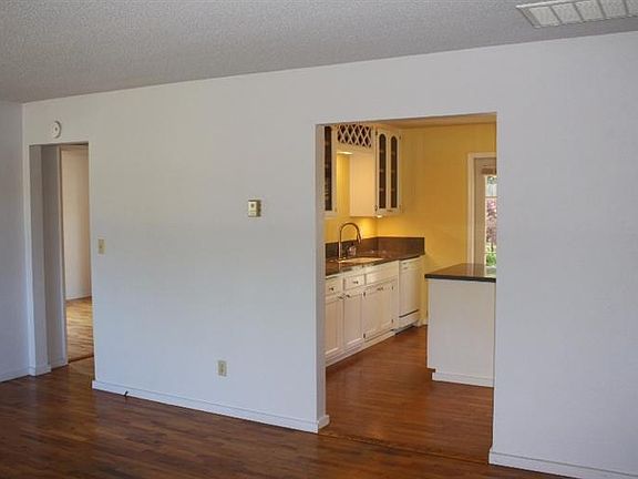 4th image of 520 E D St