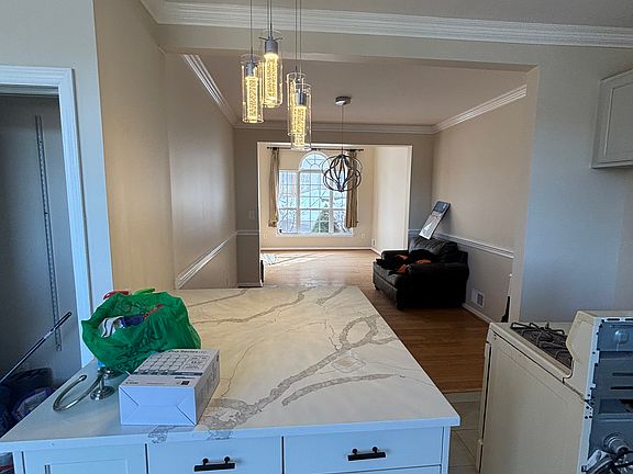 3rd image of 223 Winding Hill Dr