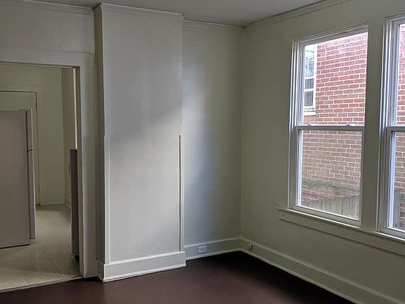 3rd image of 393 Watson St
