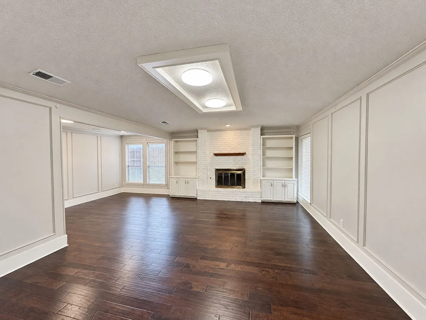 Spacious Single-Story Plano Home with Private Pool — Photo 4