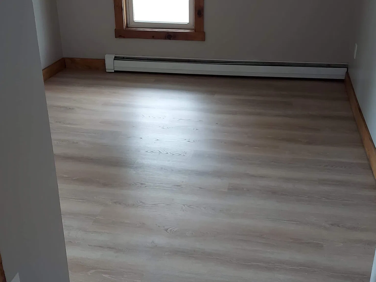 560 Main St — Photo 2