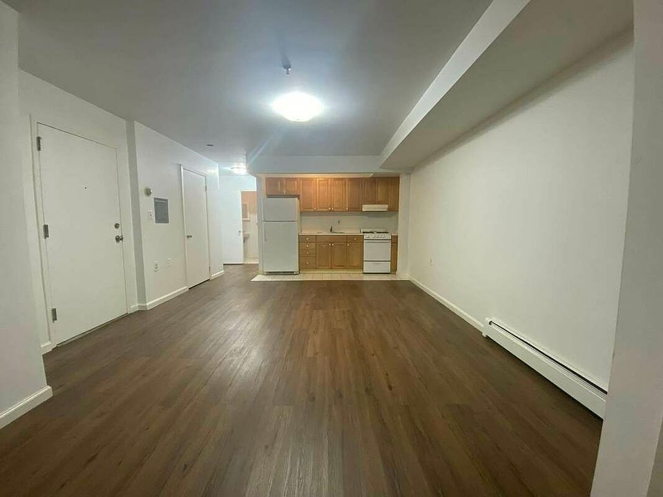 1st image of 34-28 10th St #1