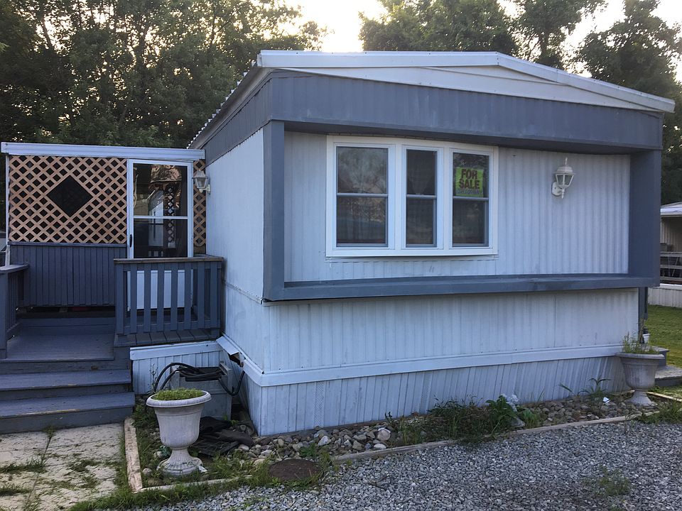 1st image of 210 Amberwood Dr