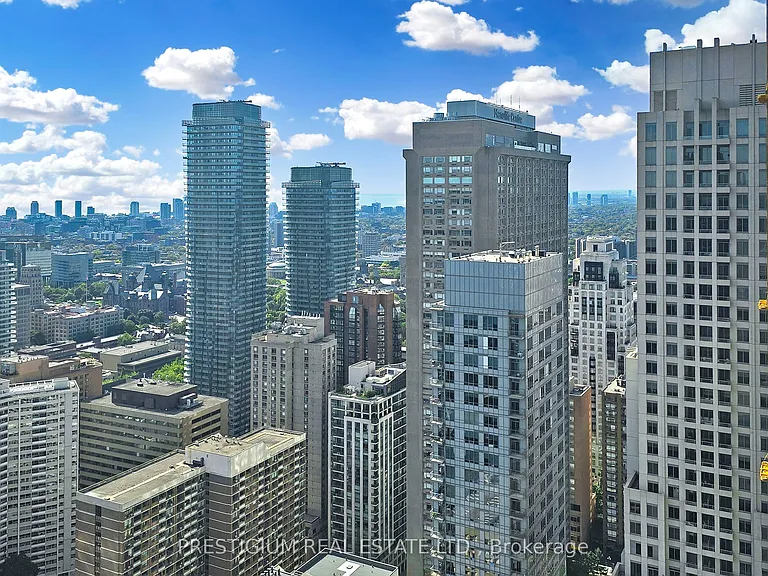 1 Bloor St E #4204 — Photo 38
