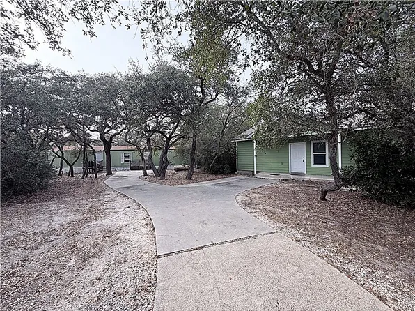 803 Hardee St, Rockport, TX 78382