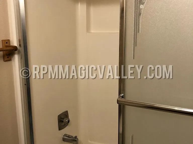 747 Meadows Dr #2 — Photo 21