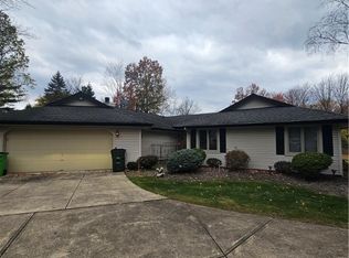 7722 Regency Dr, Walton Hills, OH 44146