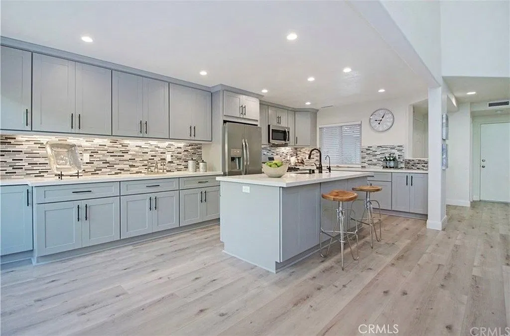 2 bed, 2.5 bath, 1473 sqft, $4,999 — Photo 2