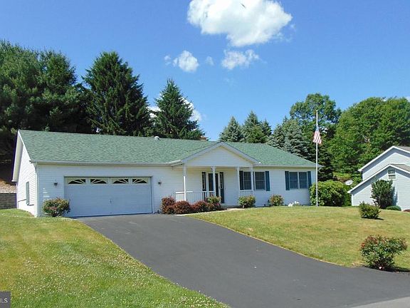3rd image of 513 Parkmeadow Dr