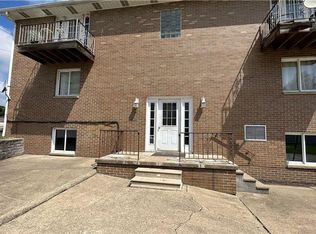 28 Pioneer Dr #1, Steubenville, OH 43953