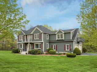 23 Honeysuckle Rd, Westford, MA 01886