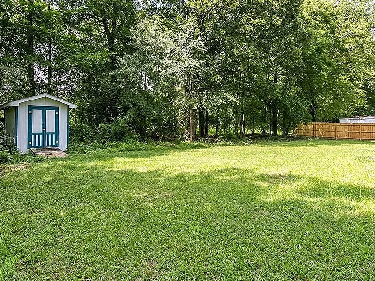 8221 Oxford Dr — Photo 21