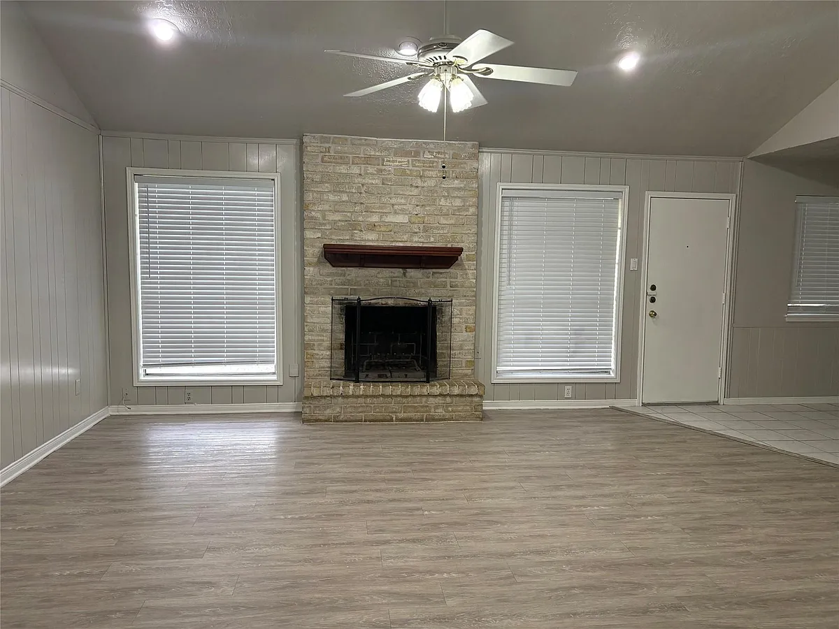 Building Photo - 7103 Stoney River Dr
