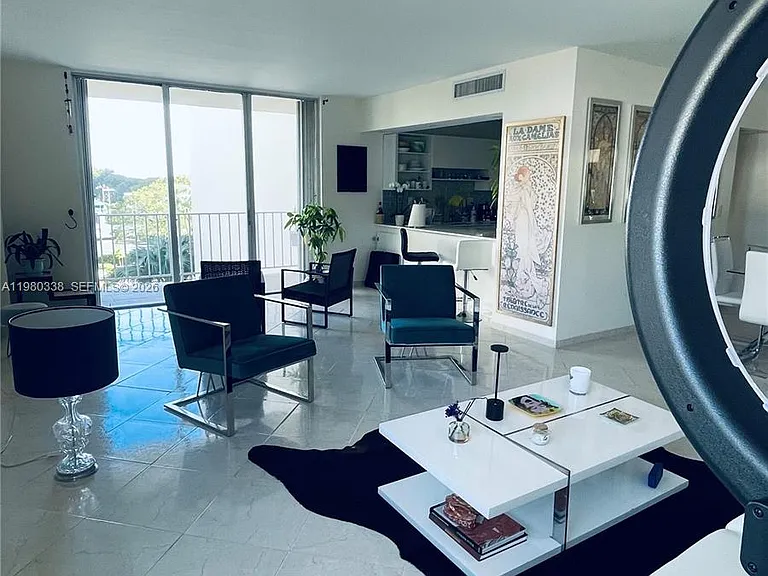 11111 Biscayne Blvd #4E — Photo 6