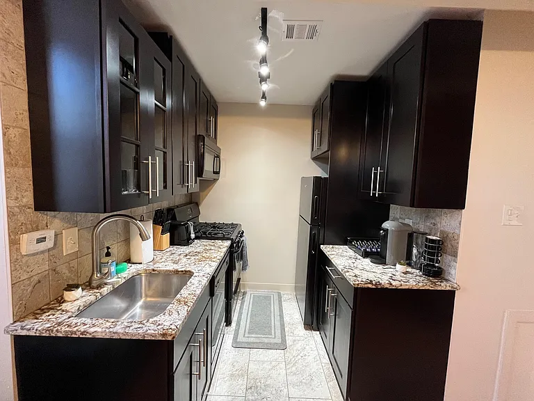 5507 Elmer St #5 — Photo 16
