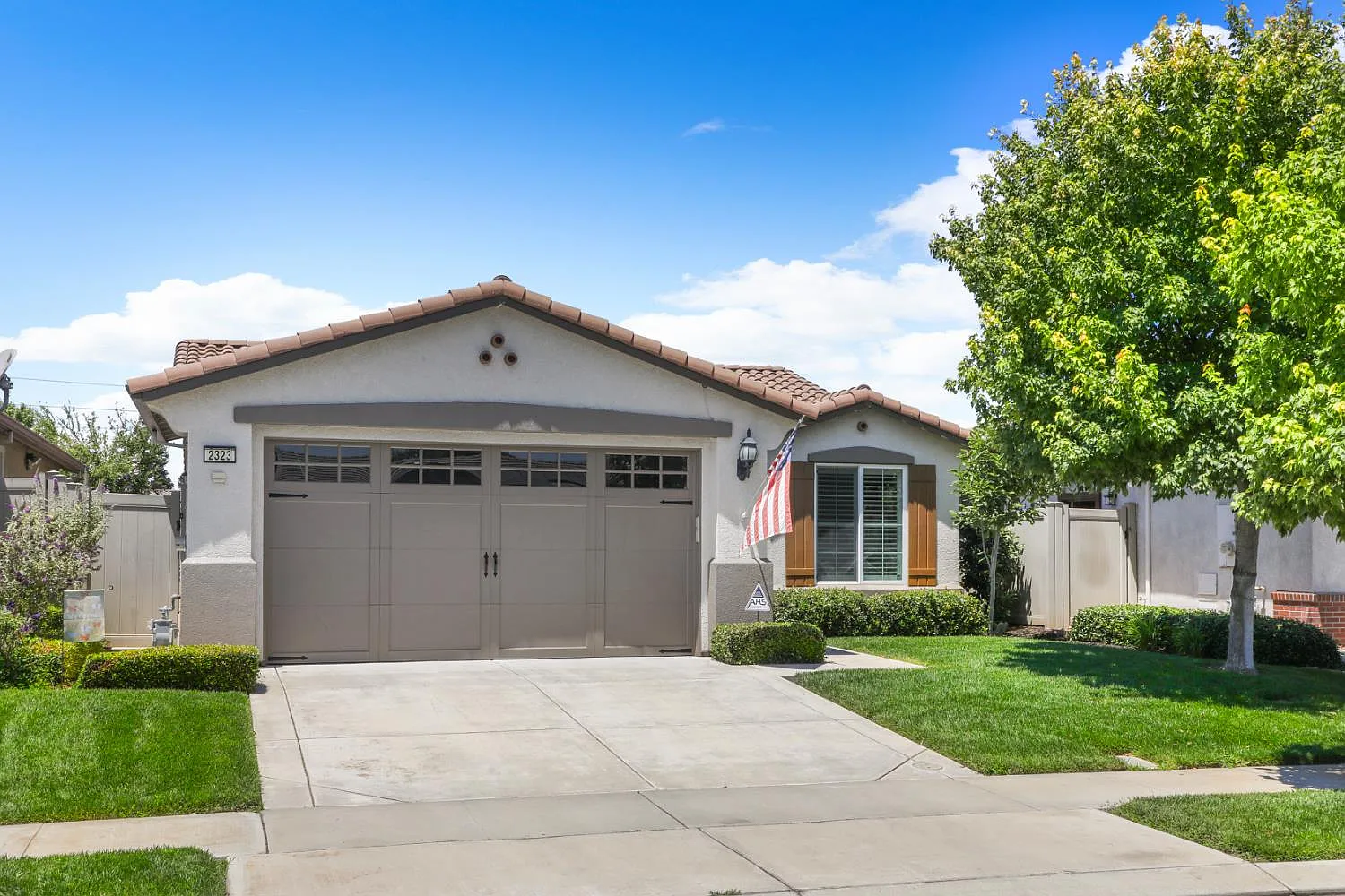 2323 Acorn Meadows Ln photo 1