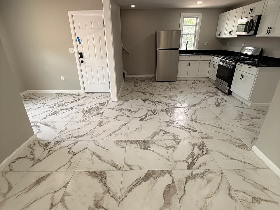 41 Howe St #2R