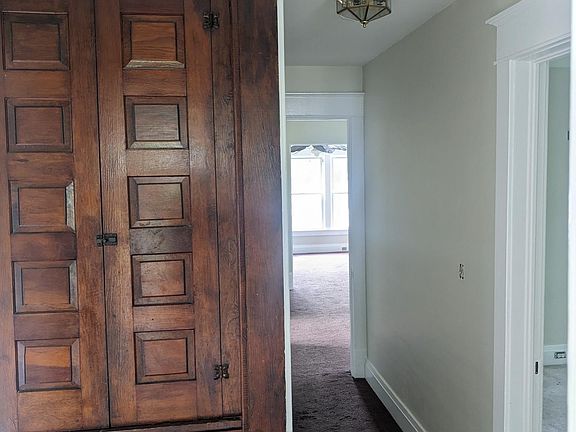 4th image of 5654 Broadway St #1