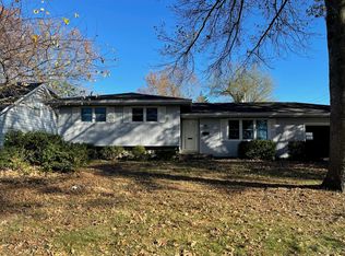 2956 S Barnes Ave, Springfield, MO 65804
