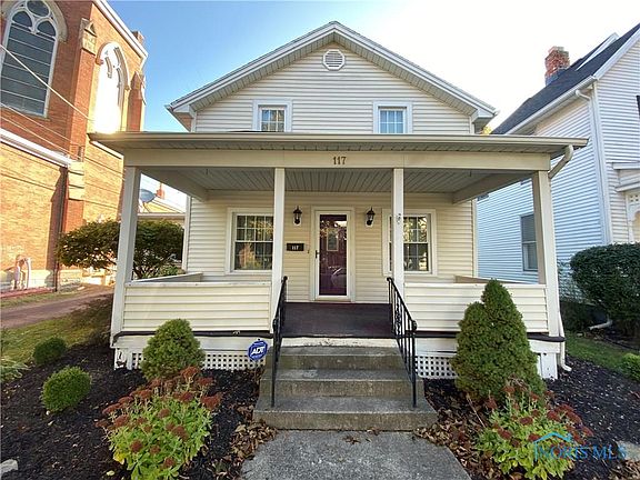 2nd image of 117 S Wood St