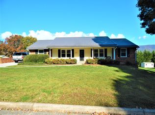 1507 Millwood Dr, Salem, VA