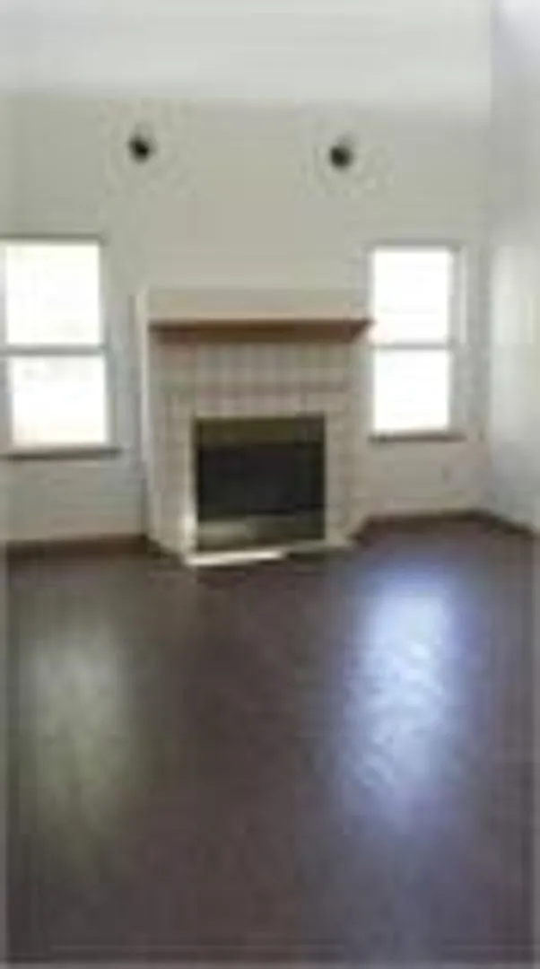 Great Johnstown 2- Story Home! — Photo 3
