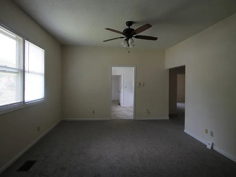 556 Flint St — Photo 15