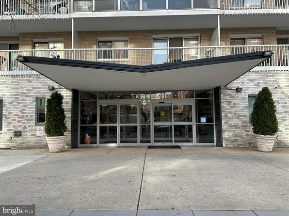730 24th St NW #304/303, Washington, DC 20037