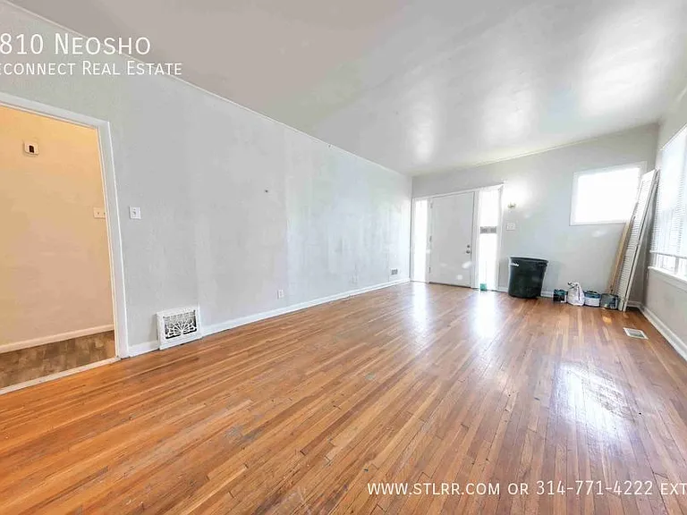 3810 Neosho St — Photo 4