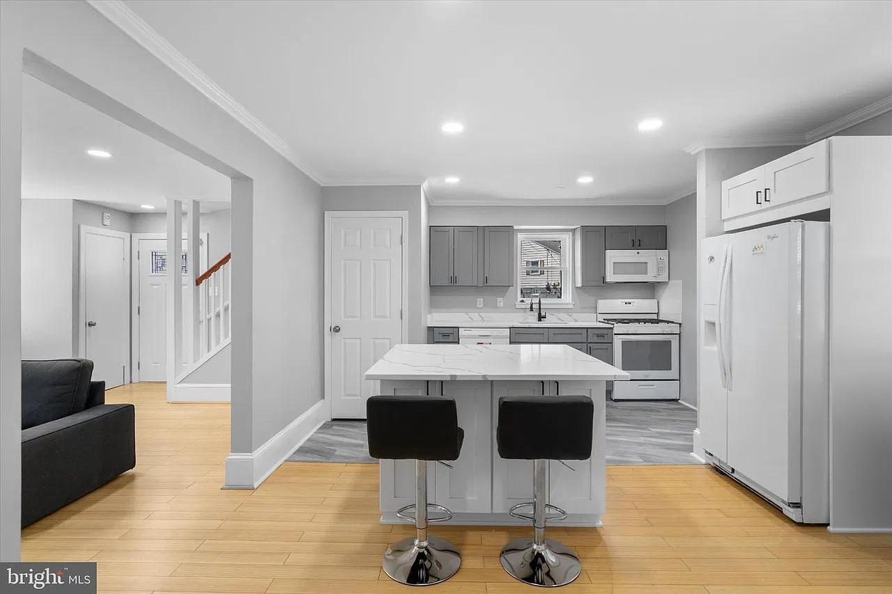 5 bed, 2100 sqft, $800 — Photo 4