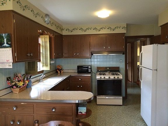 4th image of 8657 N Oketo Ave