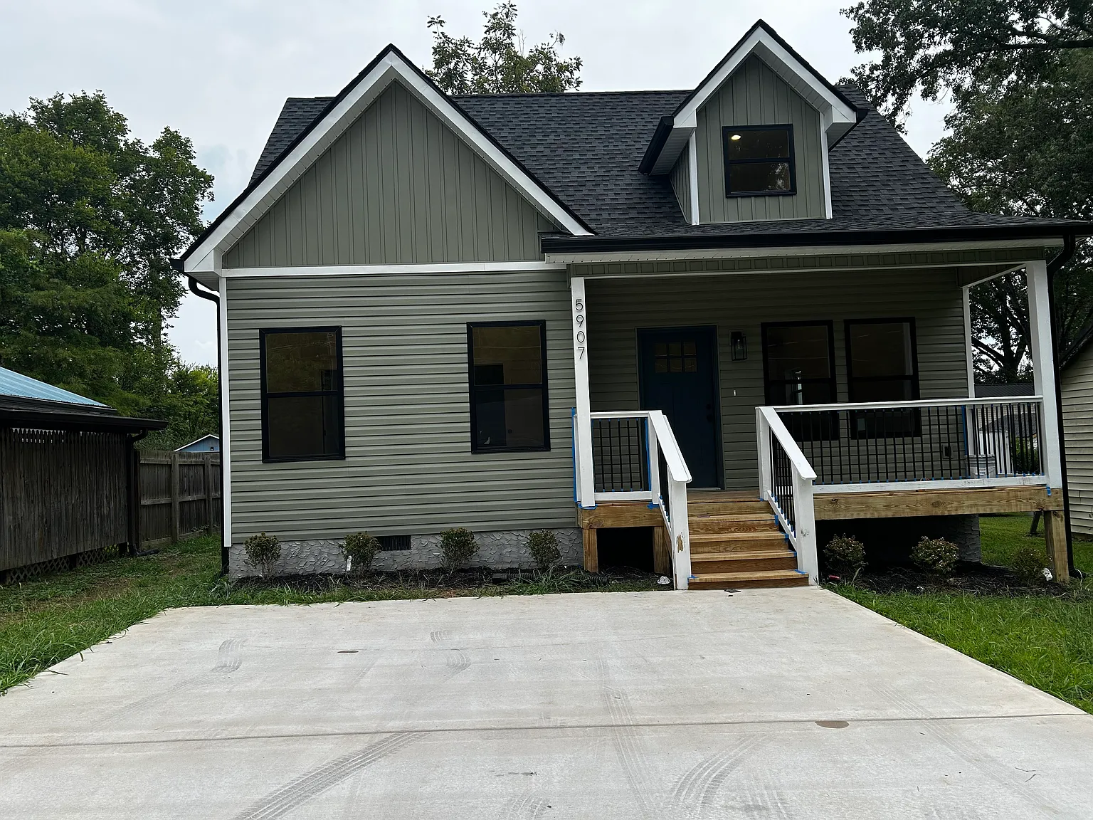 3 bed, 1139 sqft, $2,100 — Photo 1