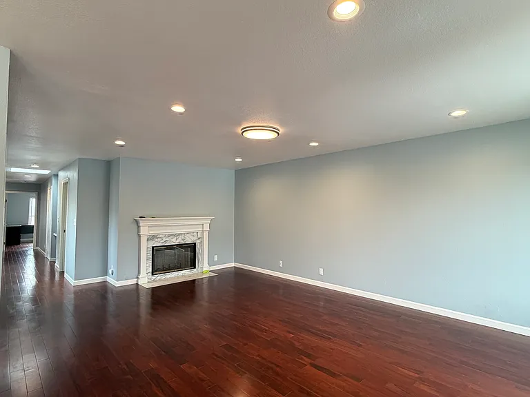 426 Wyandotte Ave — Photo 5