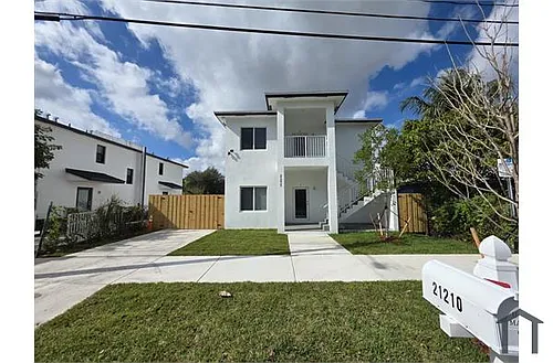 21210 SW 119th Ave #1 Photo 1