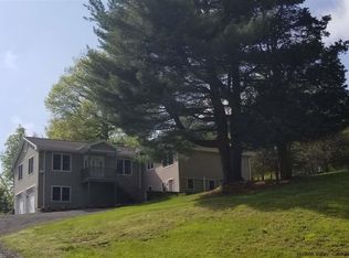 625 Old Post Rd, New Paltz, NY 12561